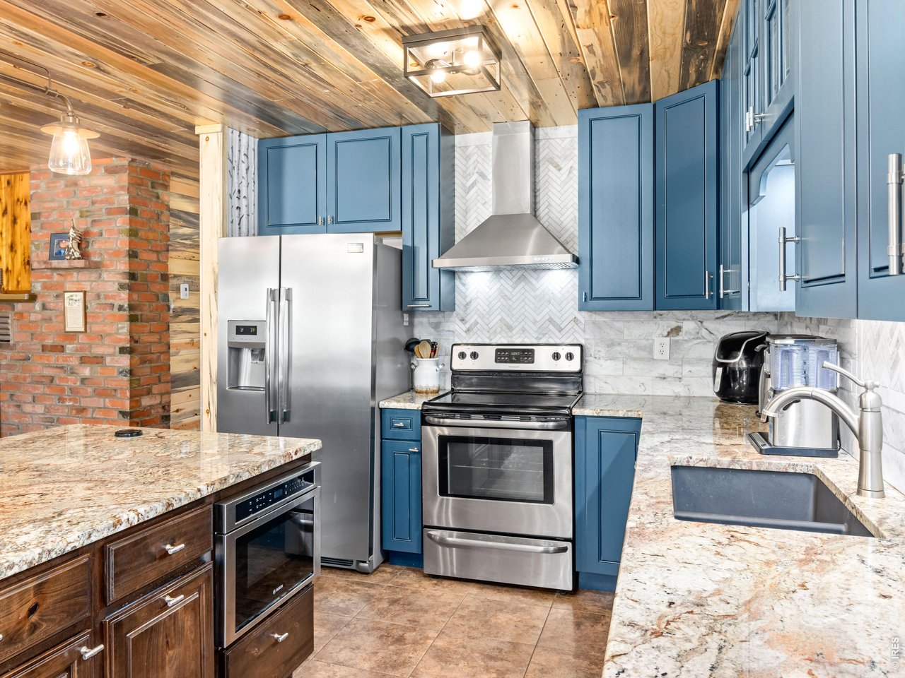Property Photo 12 Cookin up a storm!