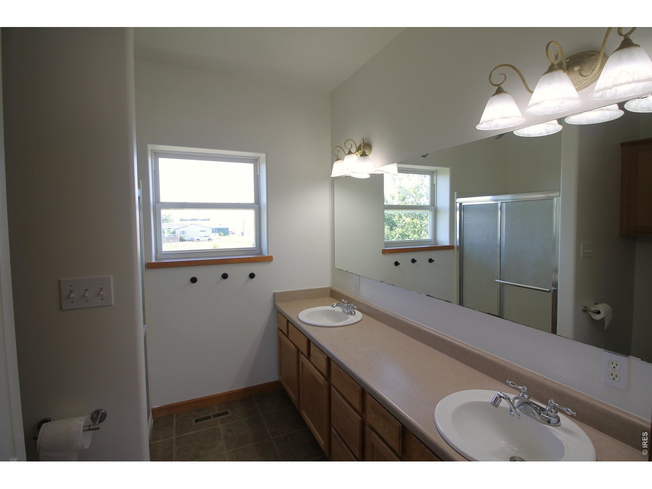 Property Photo 18 Primary Bath