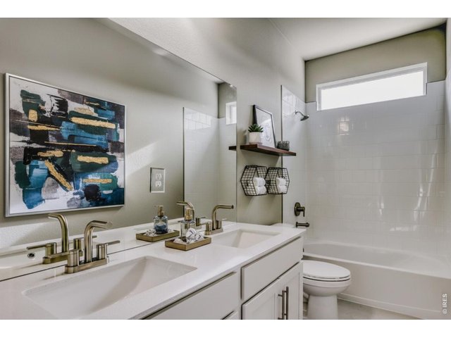 Property Photo 24 Shared full bathroom