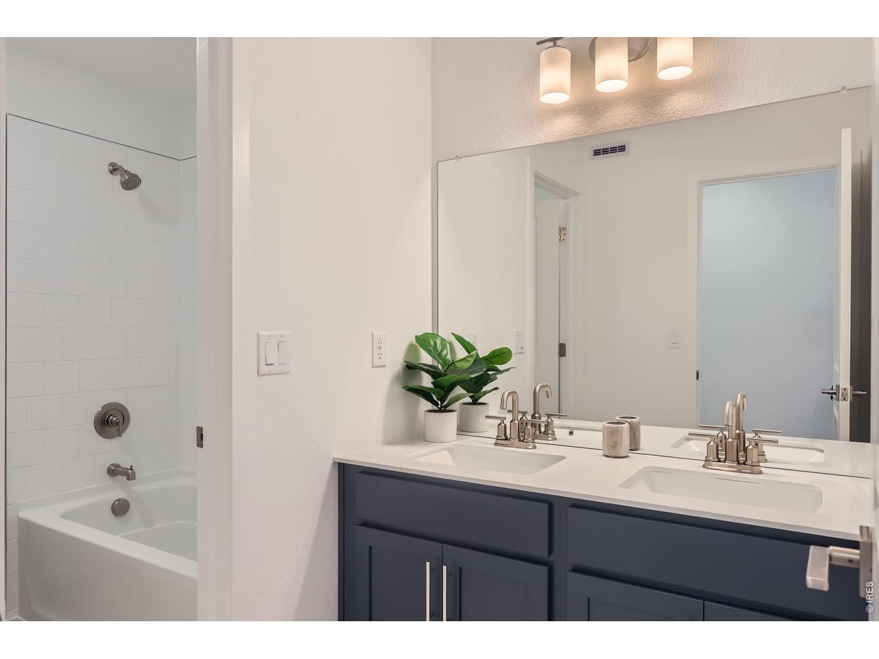 Shared full bathroom - Model Home