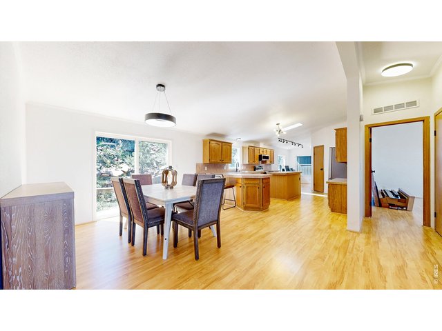 Property Photo 10 Dining area just off the kitchen