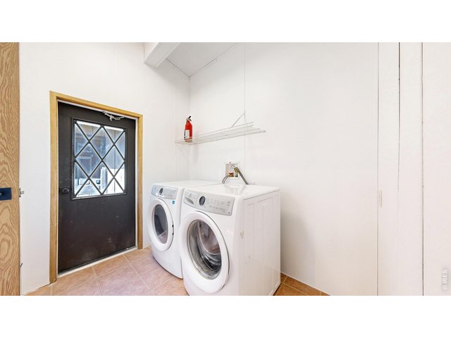 Property Photo 19 Laundry room 