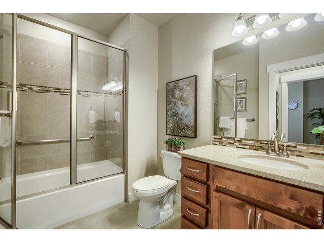 Property Photo 20 Full Bathroom