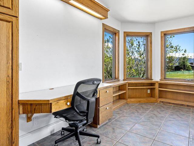 Property Photo 21 Built-in home office off kitchen