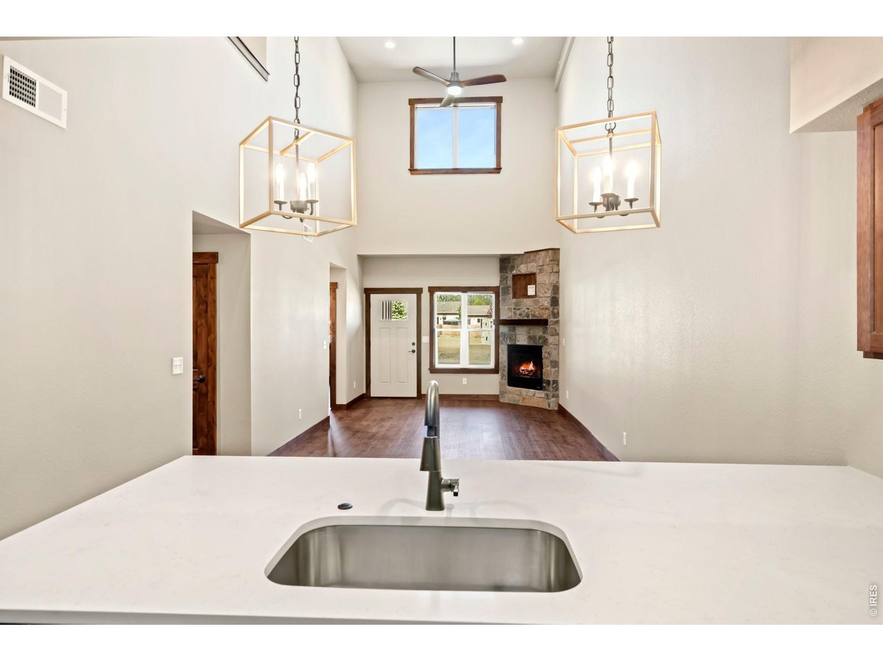Property Photo 5 Light and bright living area