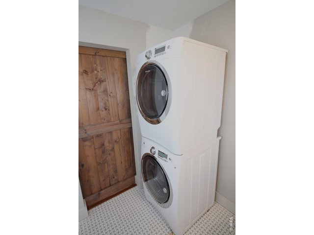 Property Photo 17 Laundry