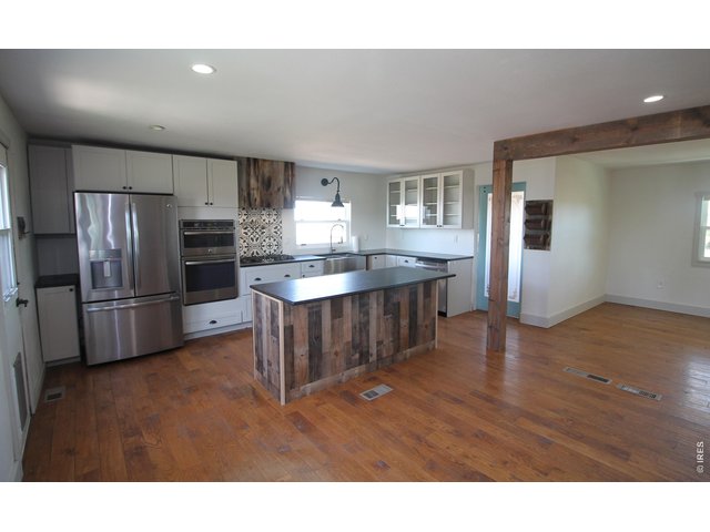 Property Photo 9 Kitchen