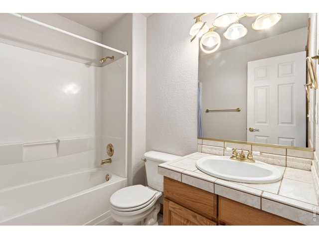 Property Photo 23 Upper Level Full Bathroom