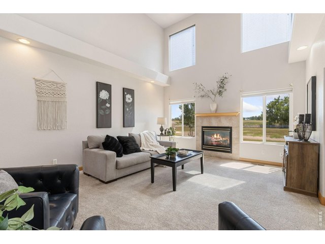 Property Photo 5 Living Room
