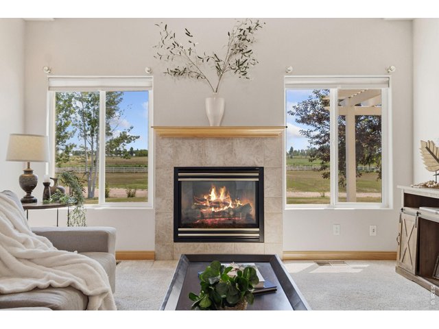 Property Photo 6 Living Room