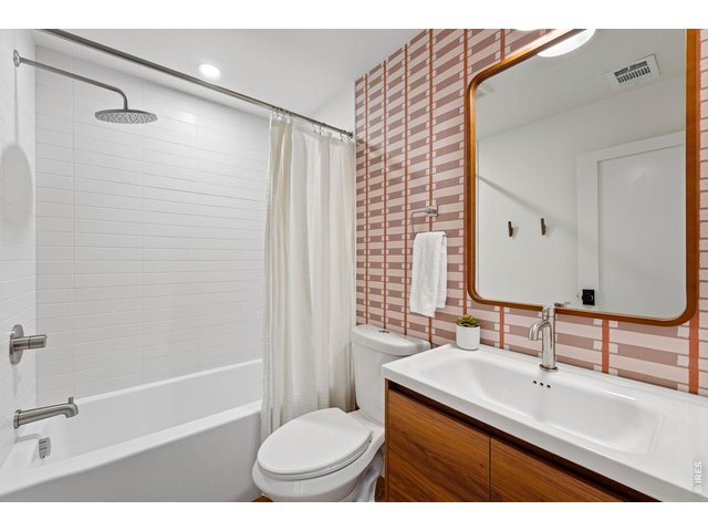 Property Photo 36 Downstairs bathroom