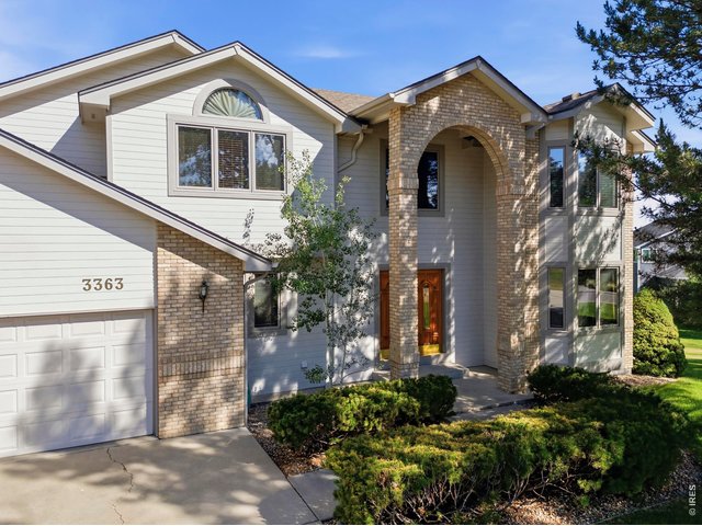 Property Photo 4 WELCOME HOME!  This home has grand and elegant curb appeal!