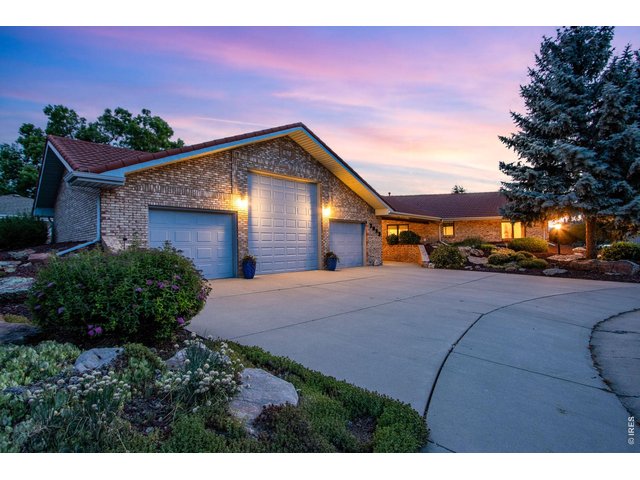 Property Photo 42 Your dream garage ready for toys or RV