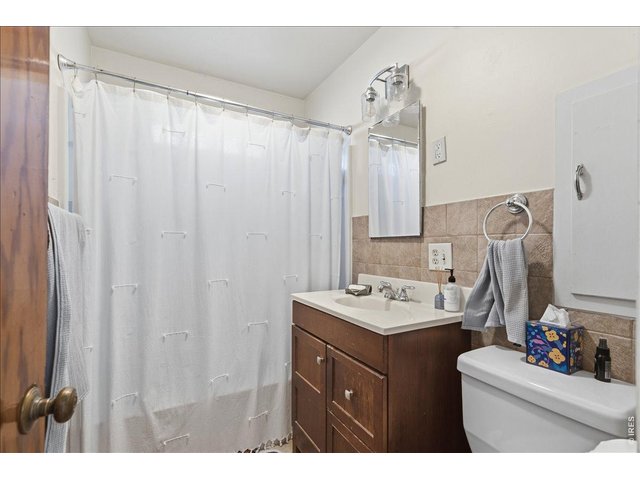 Property Photo 12 Upper unit shared Bathroom