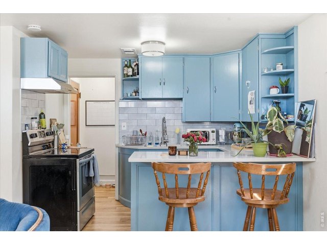 Property Photo 16 Lower unit Kitchen