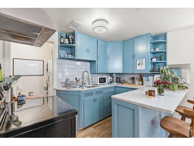 Property Photo 17 Lower unit Kitchen