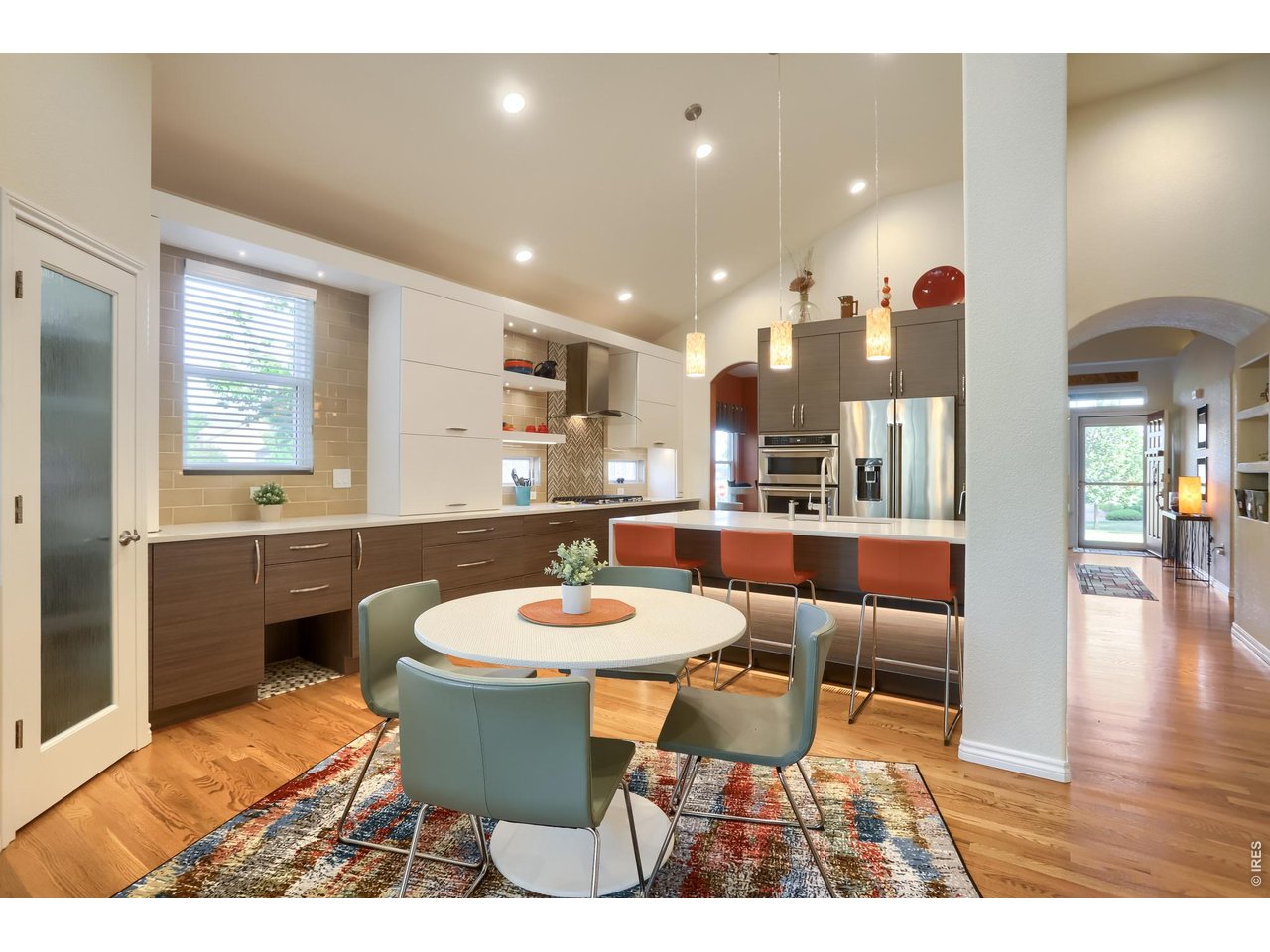 Kitchen eating area