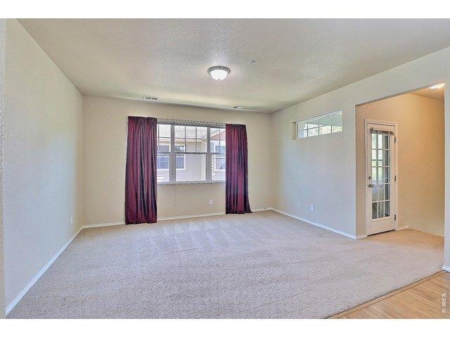 Property Photo 4 Living Room