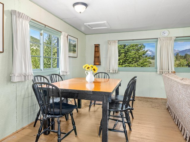 Property Photo 12 Dining with a view!