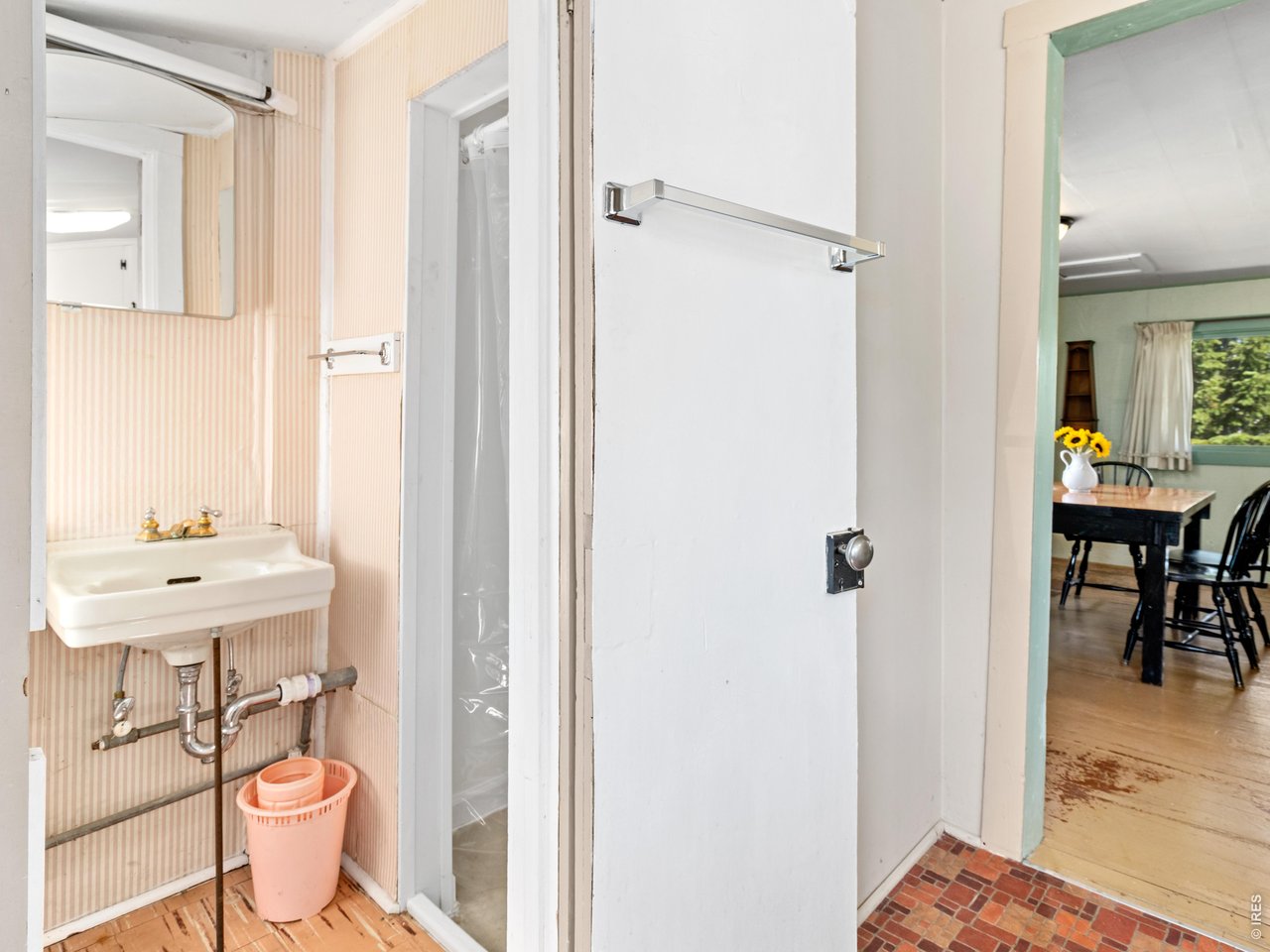 3/4 bathroom with stall shower