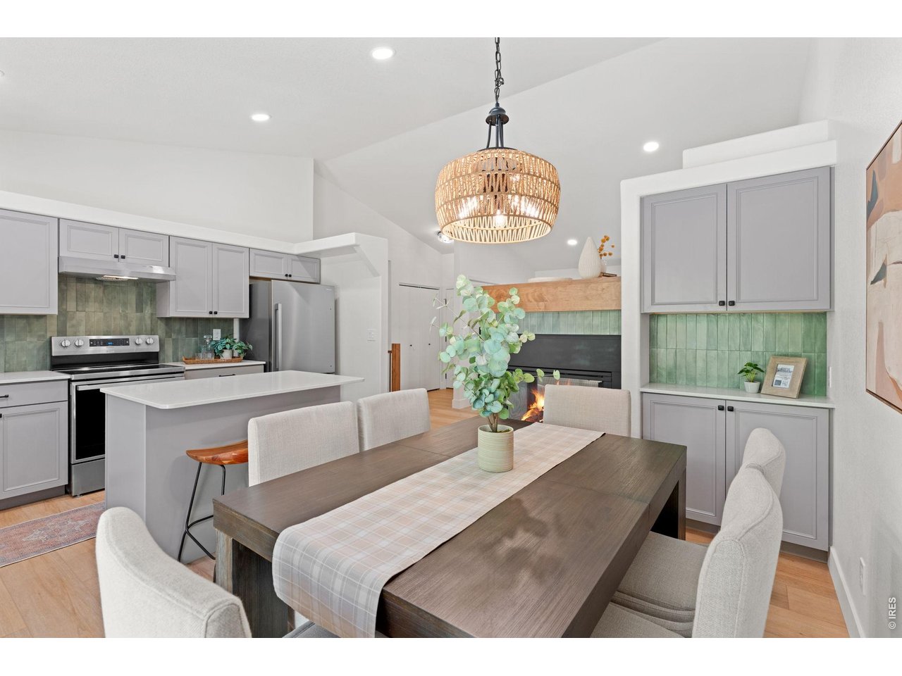 Property Photo 19 Eat-in dining room