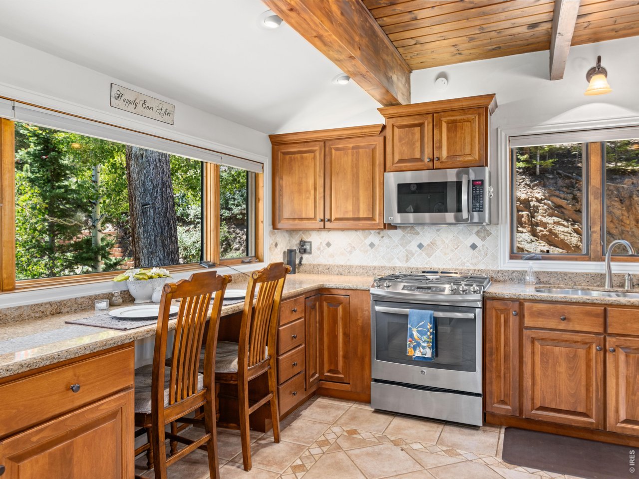 Property Photo 9 Kitchen Bar Area for Your Nature Show with Breakfast