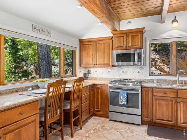 Property Photo 9 Kitchen Bar Area for Your Nature Show with Breakfast