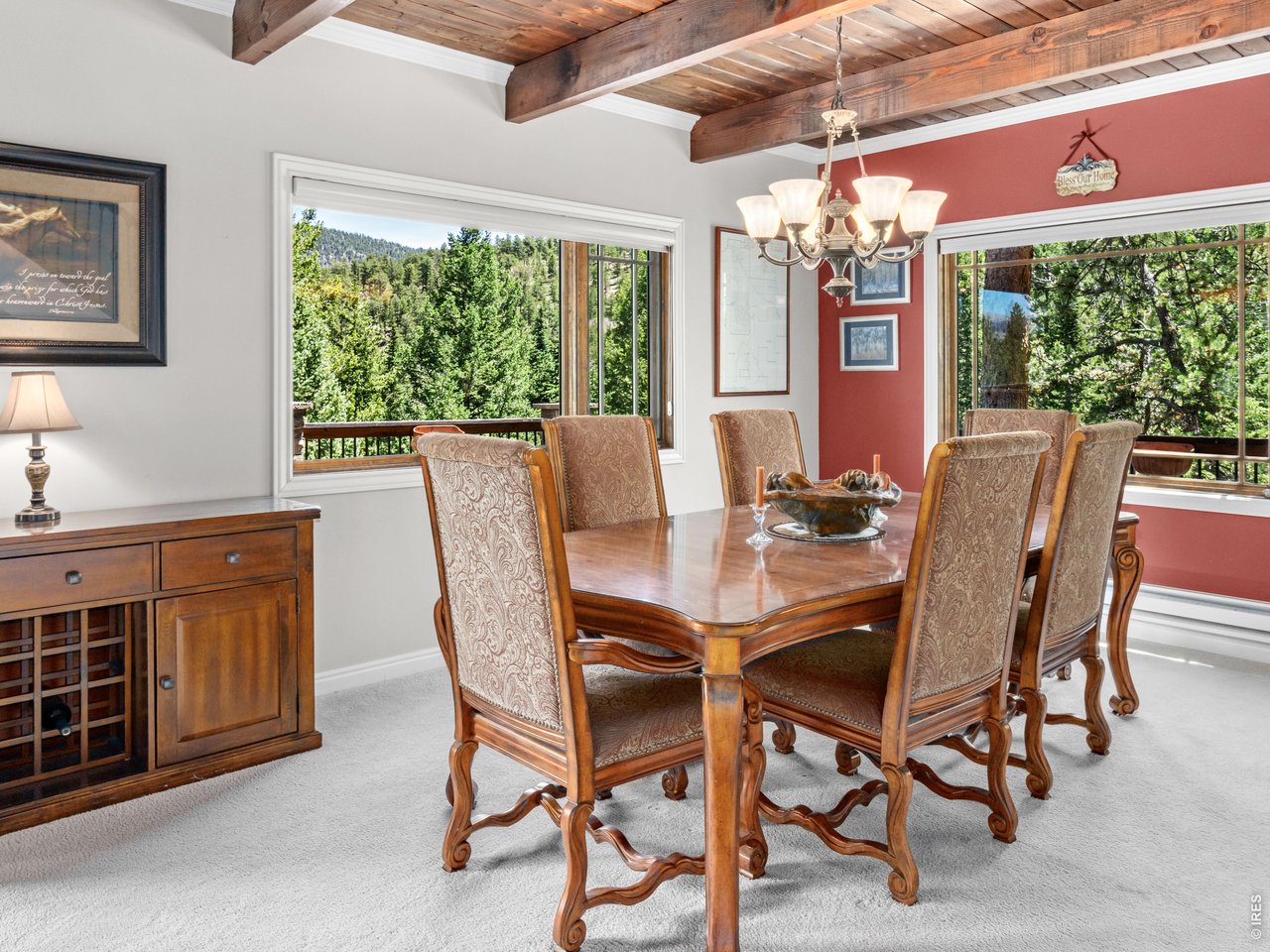 Property Photo 5 Enough Dining Space for all Those You Entertain