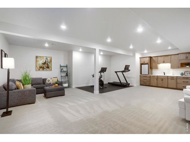 Property Photo 22 Basement Rec room with wet bar