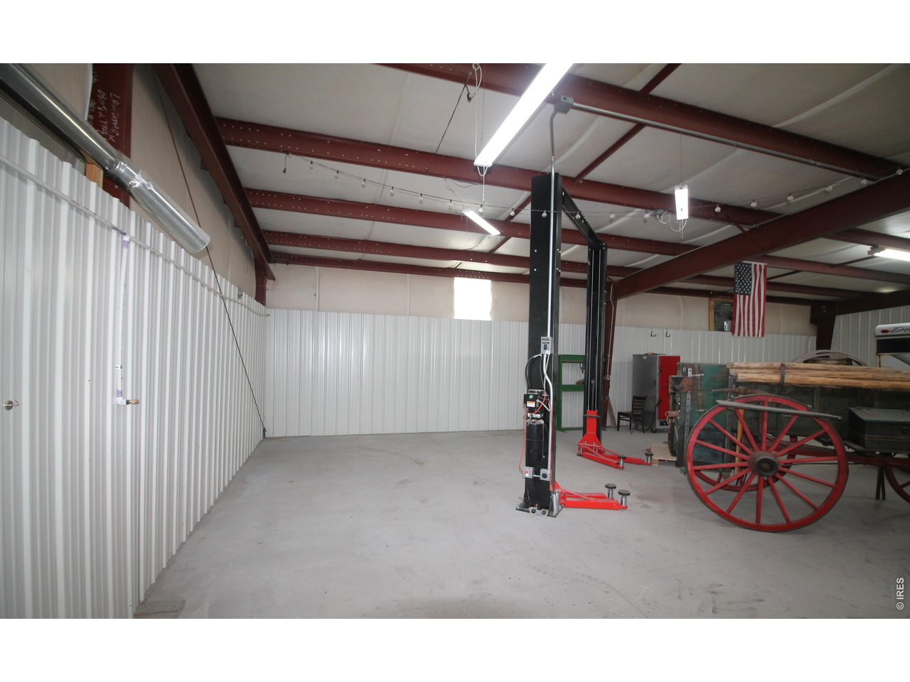 Property Photo 38 Lift is negotiable 
