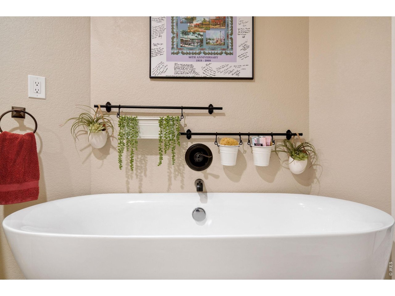 Blissfully soak your body and rejuvenate in this deep soaking tub - perfect for unwinding after a long day.