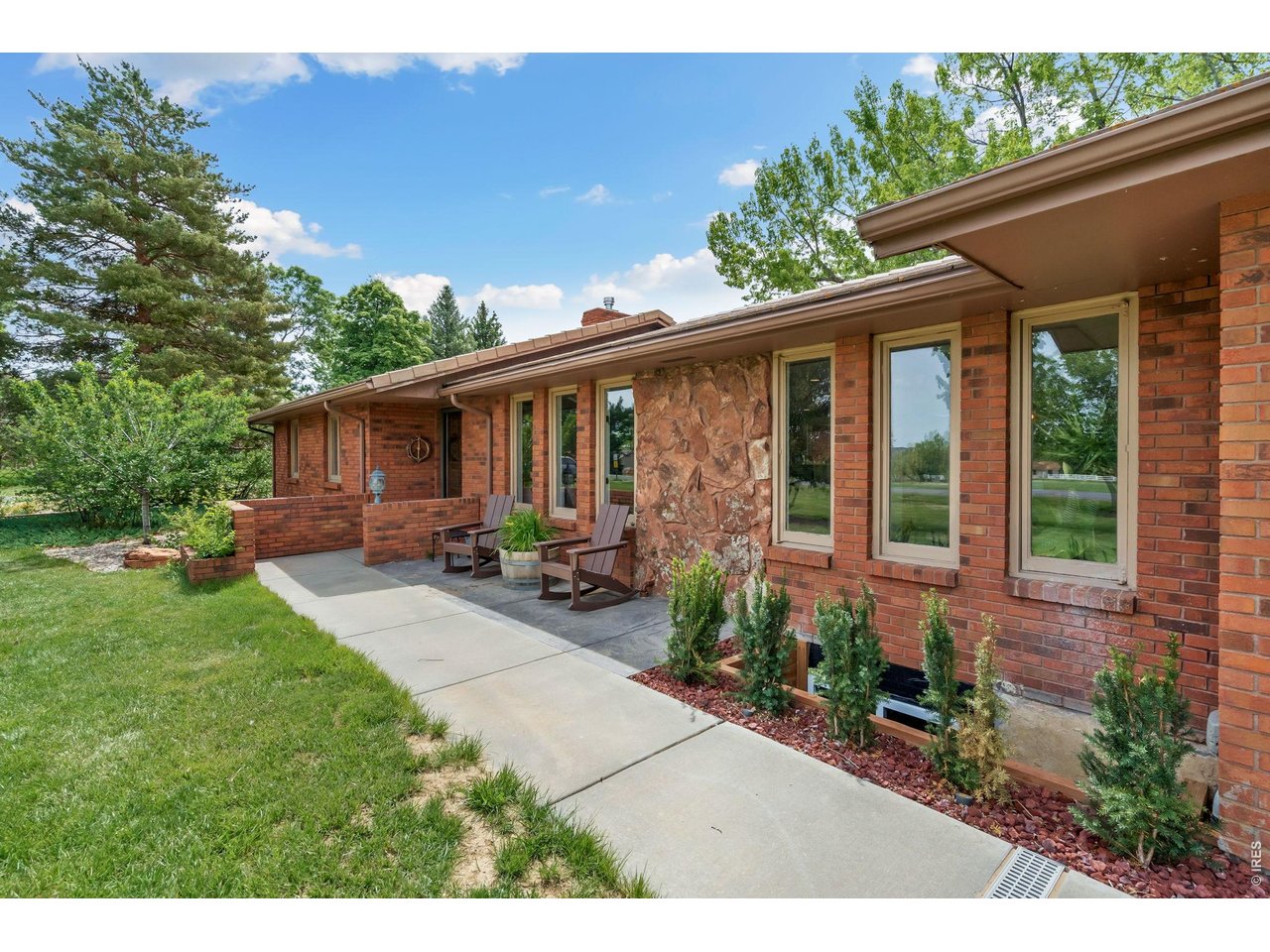 Come on in....or let's enjoy the views from the front patio together!