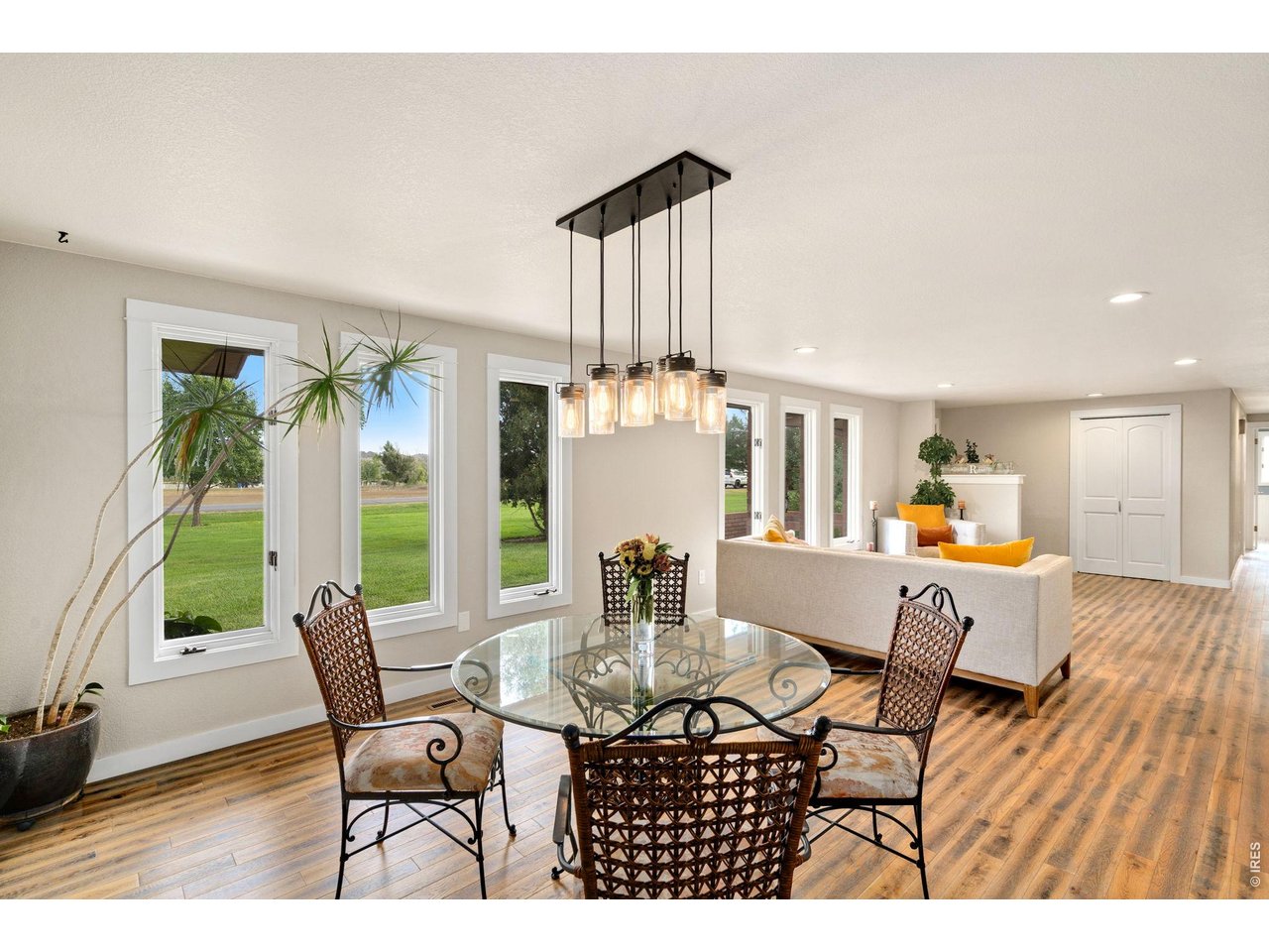 Spacious Dining Area
