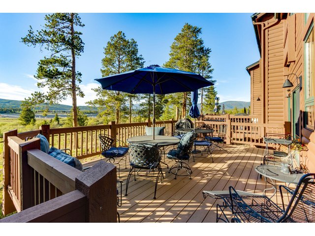 Property Photo 17 Everywhere you look there are mountain and water views