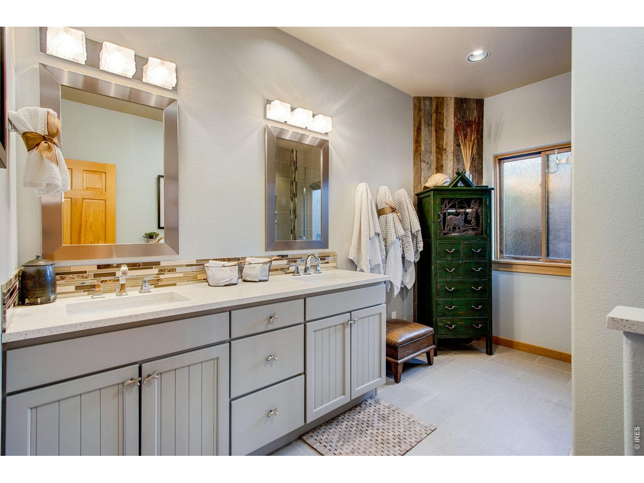 Property Photo 40 Primary bath