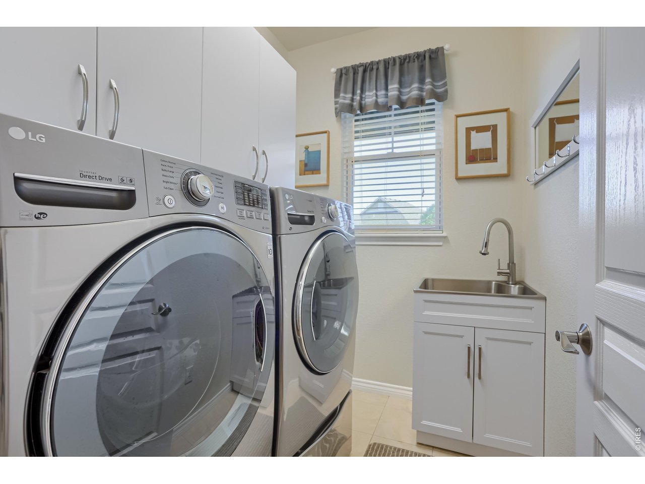 Laundry room with utility sink