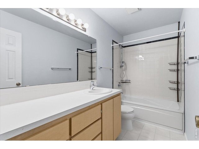 Property Photo 14 Upstairs Full Bathroom