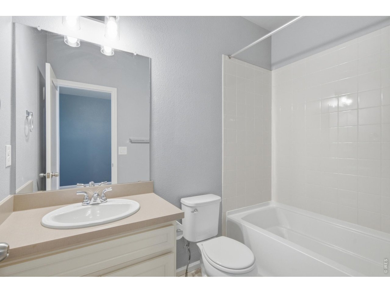 Property Photo 26 Bedroom 5 has it's own private en suite bathroom