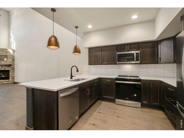 Property Photo 5 Tile backsplash