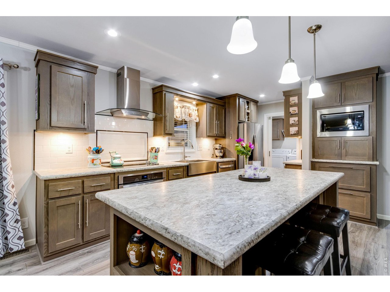Property Photo 20 Stainless steel appliances which are all included