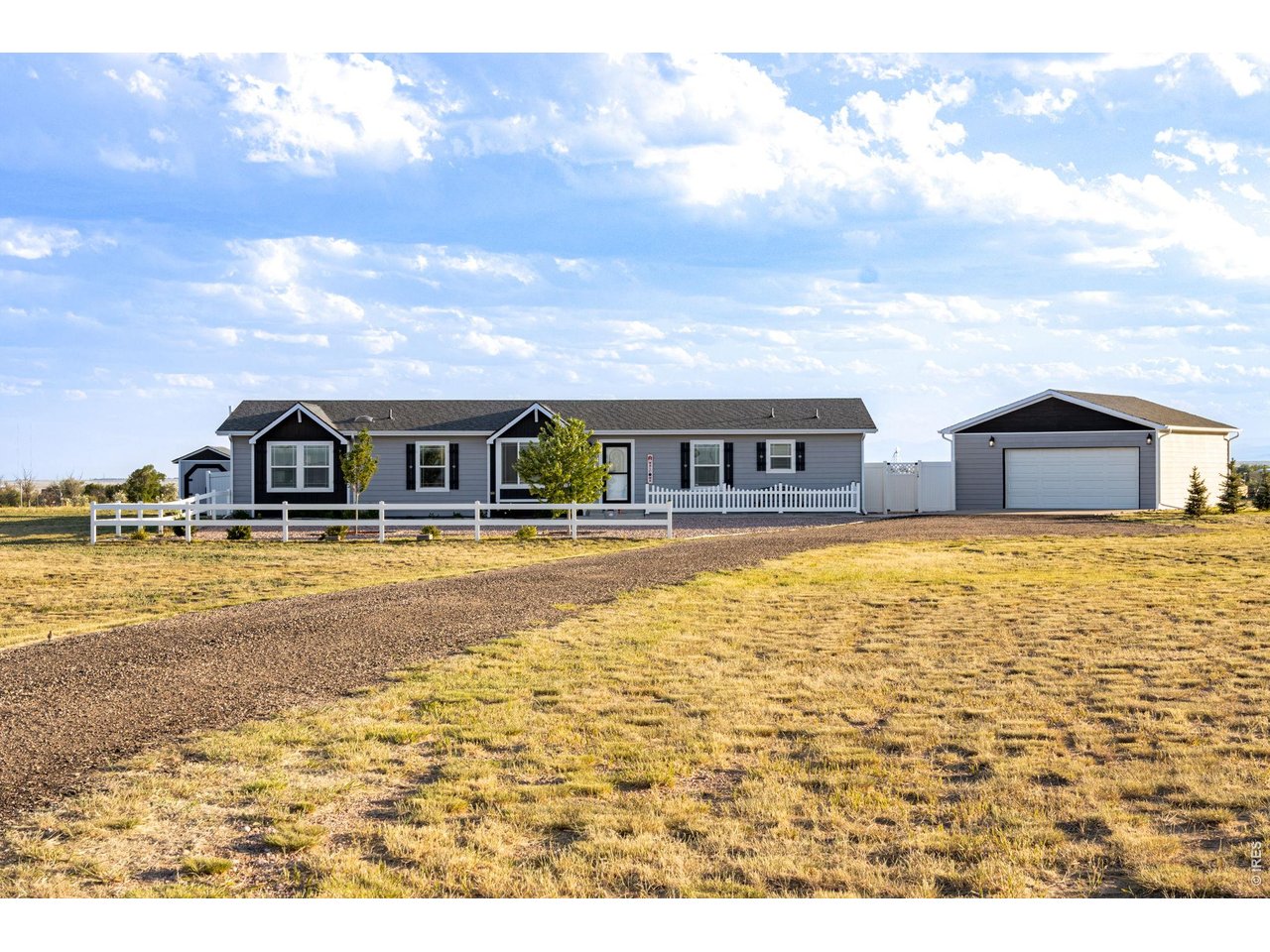 Property Photo 6 Storage shed with concrete flooring 
