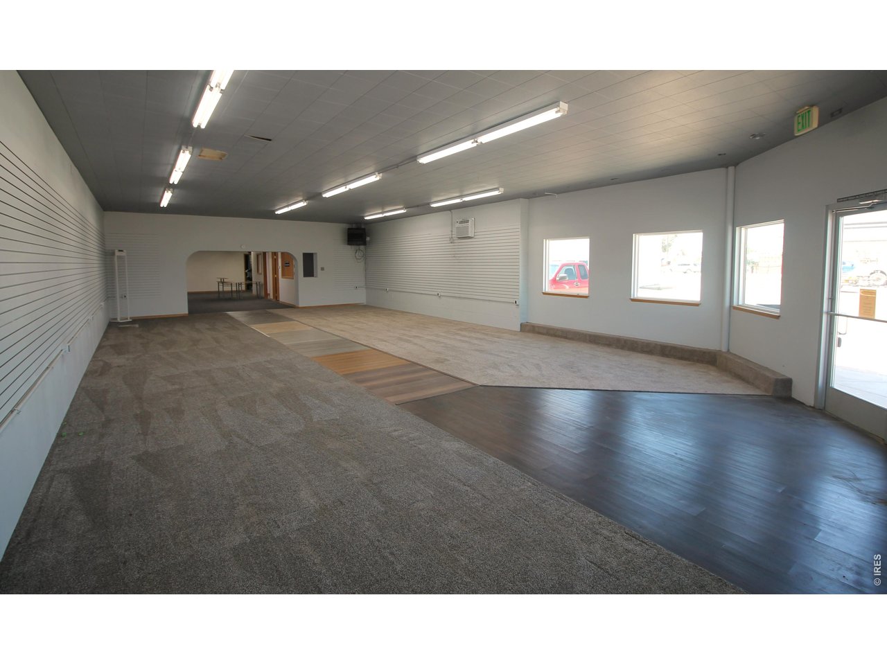 Property Photo 12 Show room