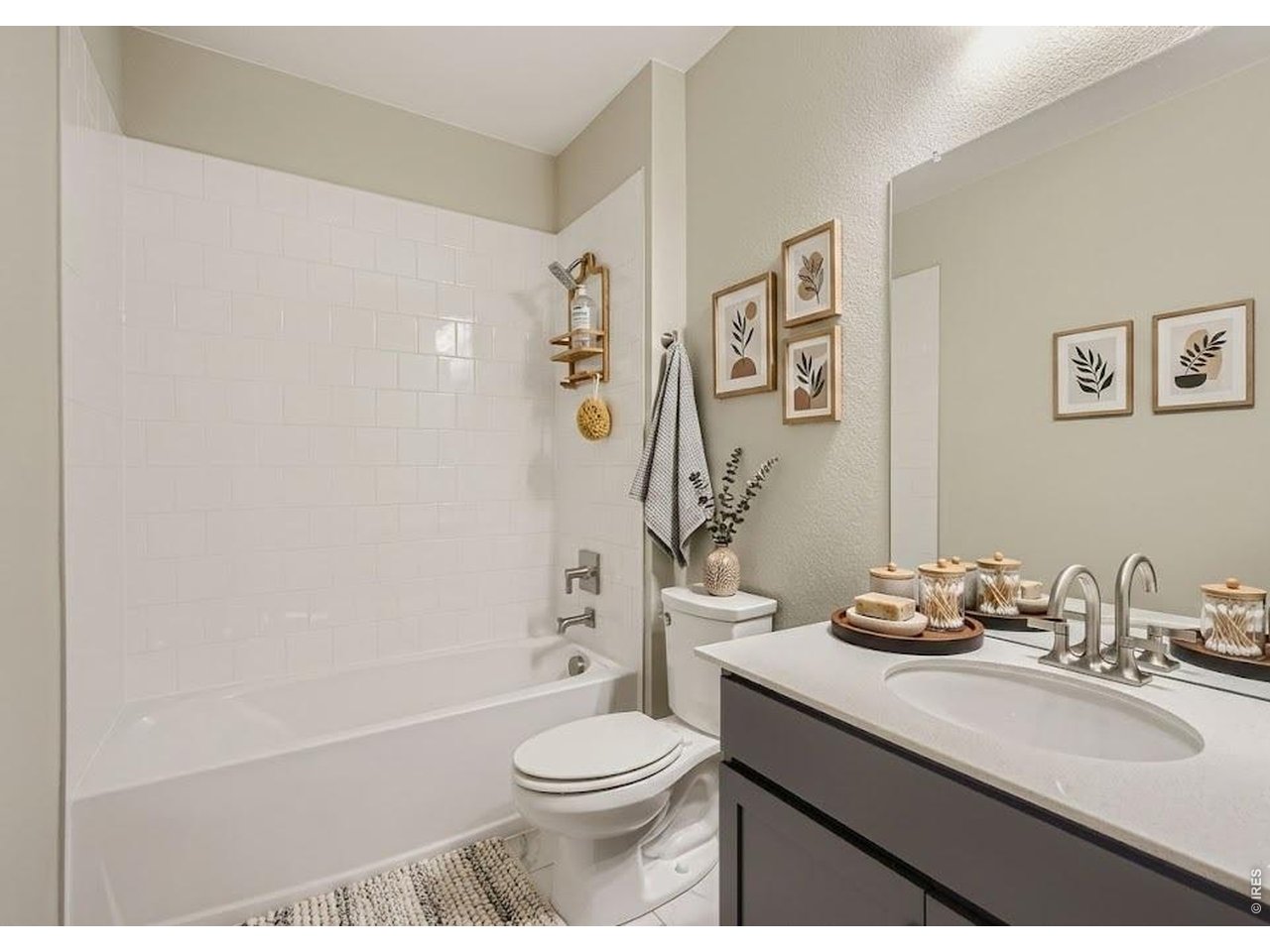 Shared full bathroom