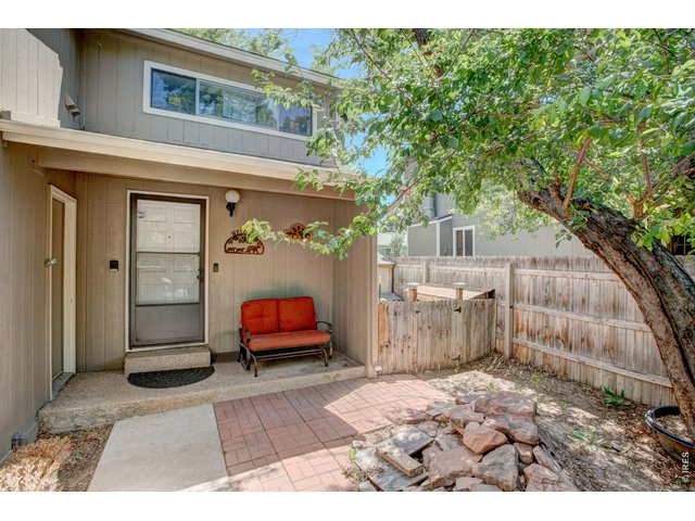 Property Photo 3 Front courtyard