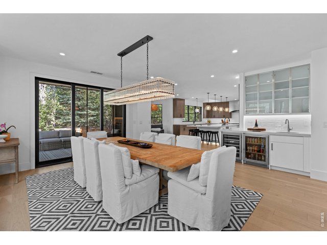 Property Photo 14 Gorgeous Dining Room