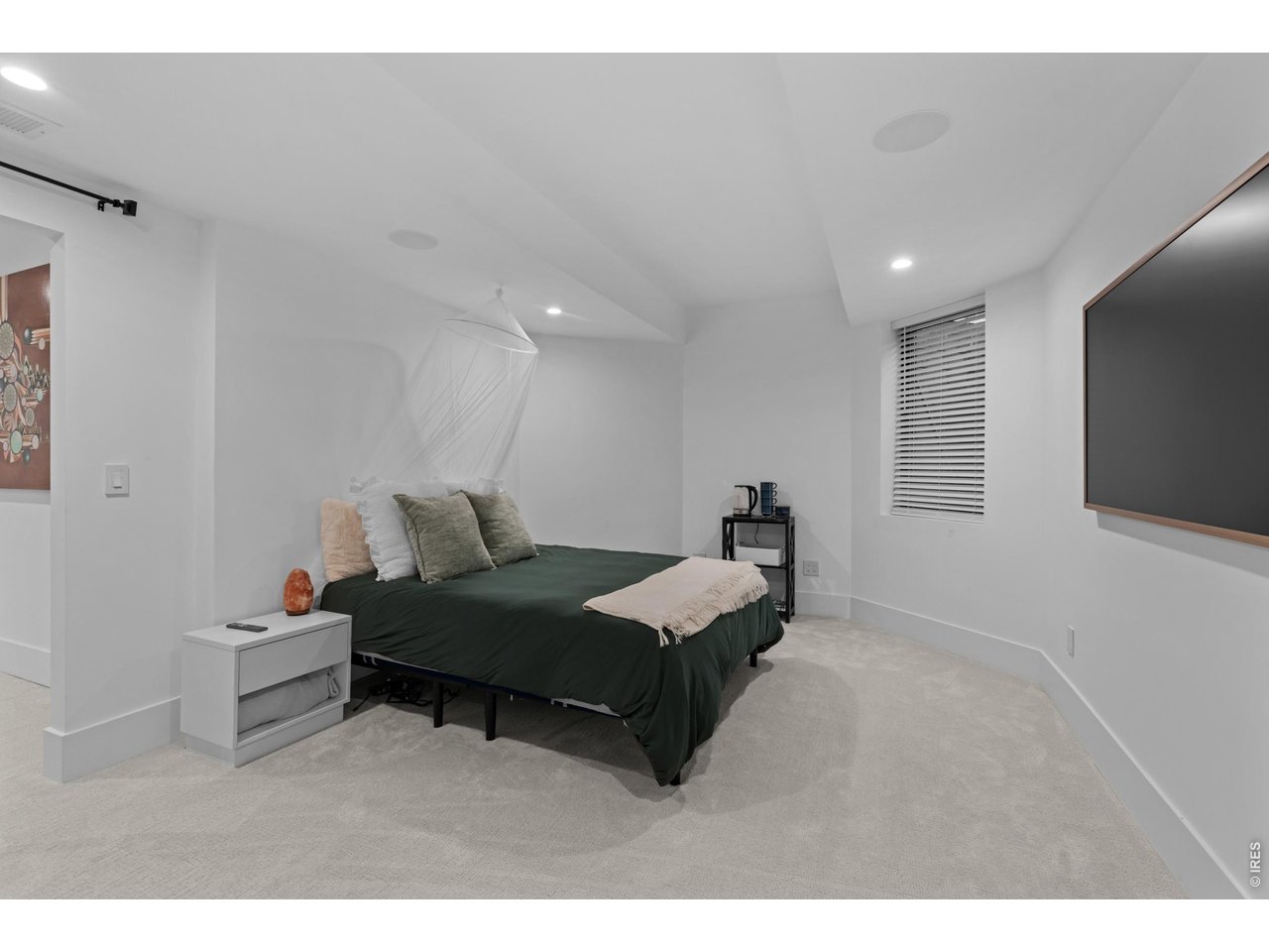 6th Bedroom / Flex Room