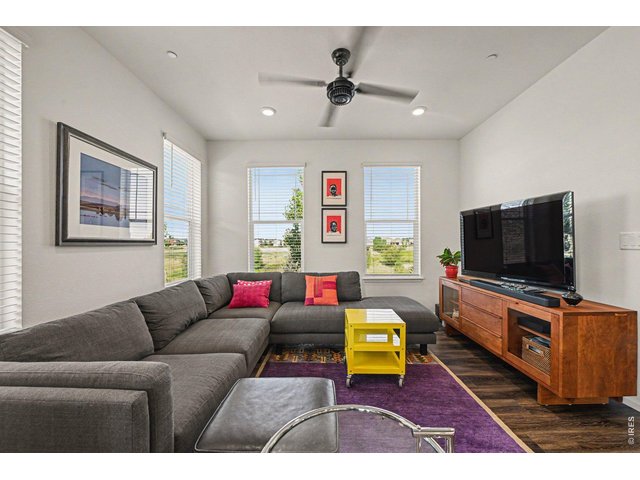 Property Photo 7 Living Room