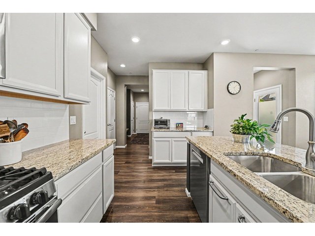 Property Photo 2 Gas Stove Top and Butler Pantry
