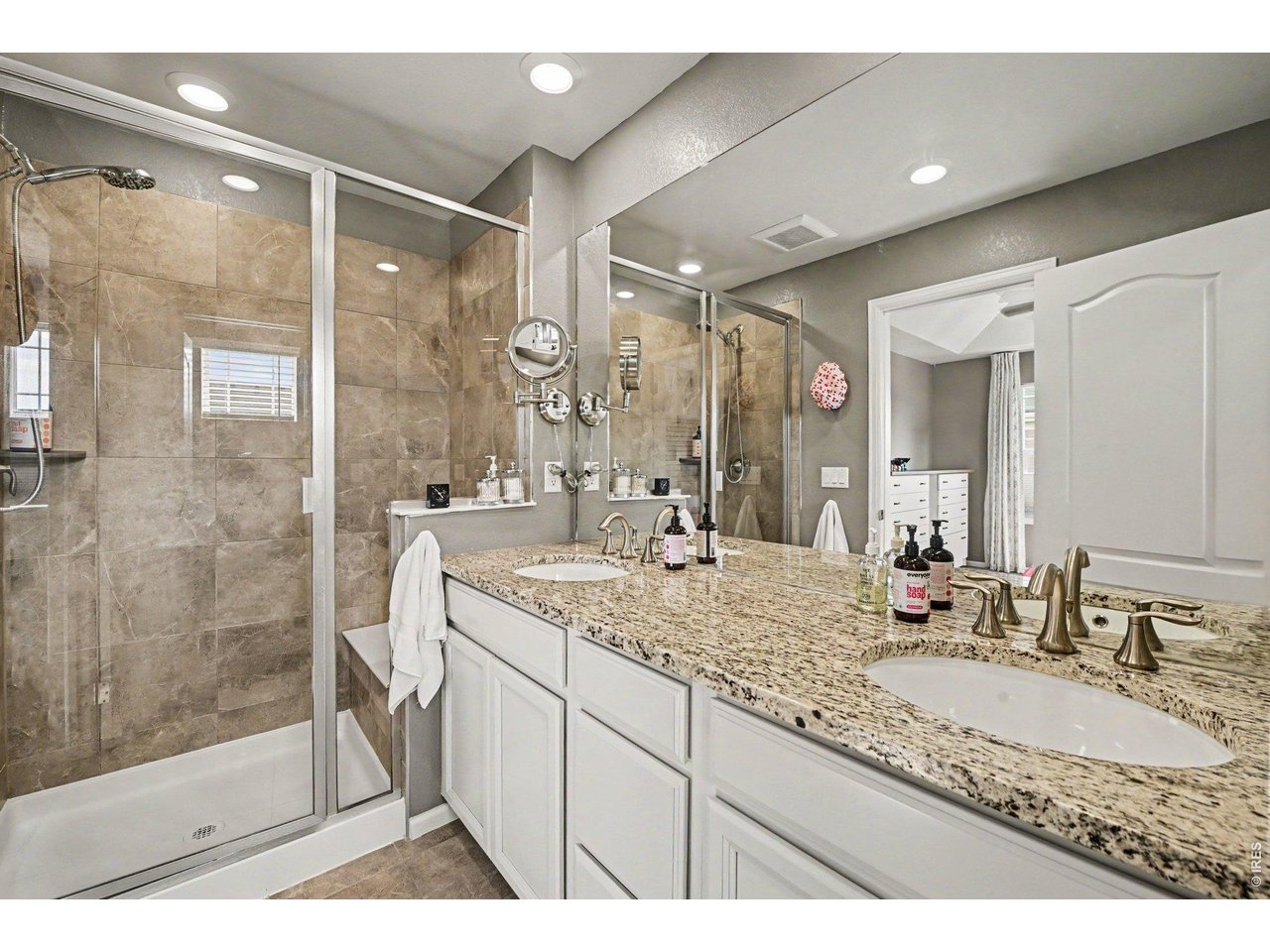 Property Photo 17 Primary Ensuite