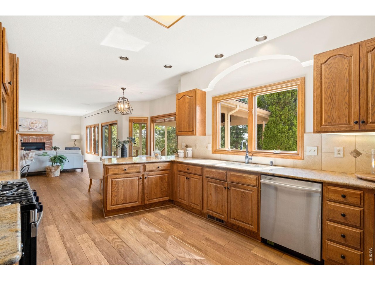 Property Photo 12 Kitchen